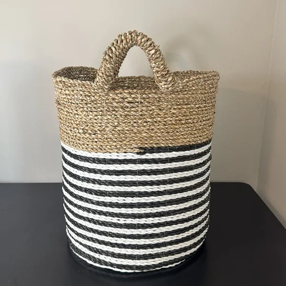 Ballard Designs Teagan Natural Basket Medium - Picture 3 of 13